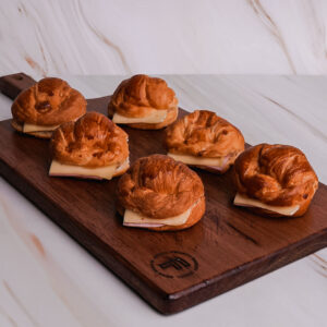 Croissant jamón y queso